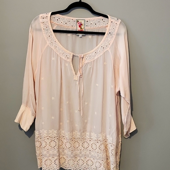 Johnny Was pink top - Picture 1 of 3